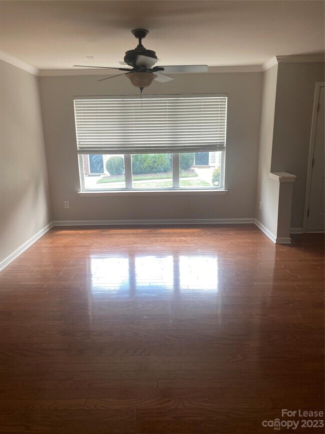 Foto del edificio - 3361 Weston St