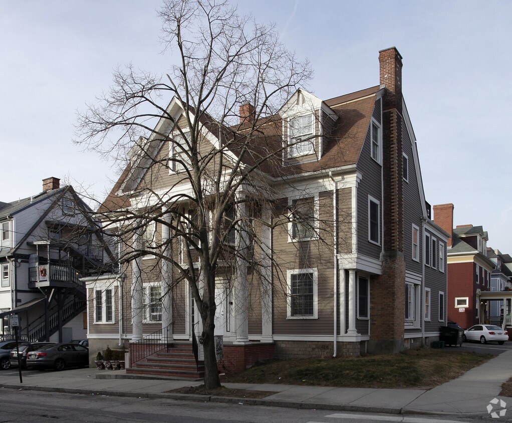 Building Photo - 406 Brook St