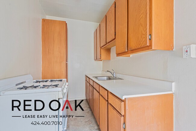 Foto del edificio - Lovely, Spacious Studio Featuring Lots of ...