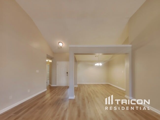 Foto del edificio - 7009 Glen Valley Way