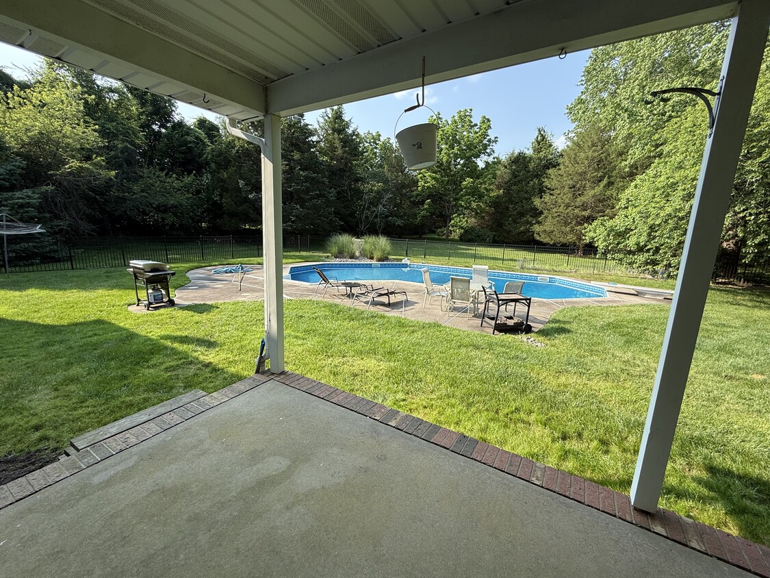 Building Photo - 166 Dugan Ln