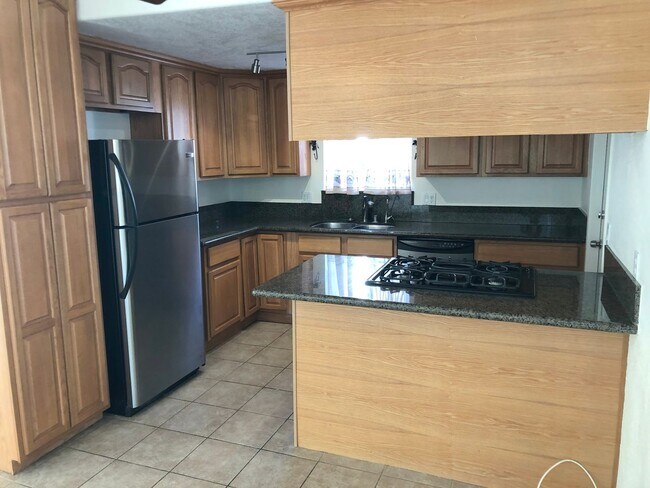 Foto del edificio - Amazing Single Family Home Located in desirable Huntington Beach!