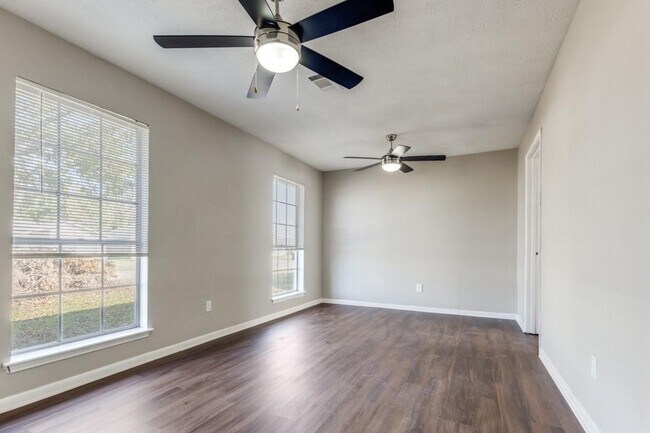 Foto del edificio - 3120 Royal St