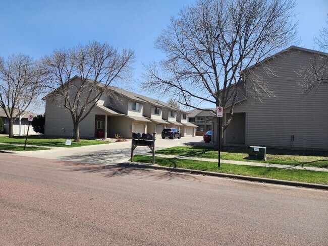 Foto del edificio - Three bedroom two bathroom Town home