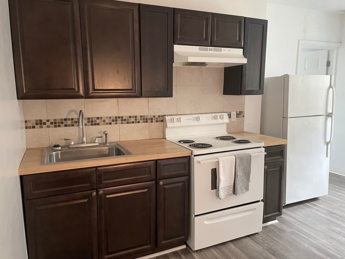 Kitchen - 338 N 63rd st