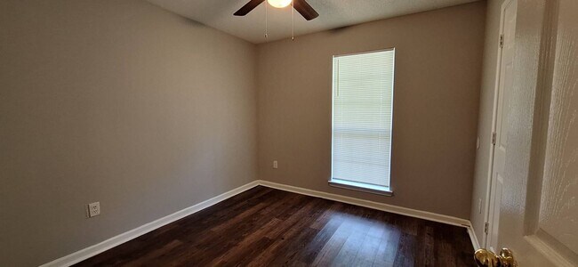 Foto del edificio - Lovely 3 bedroom 2 bah home - Open to Sect...