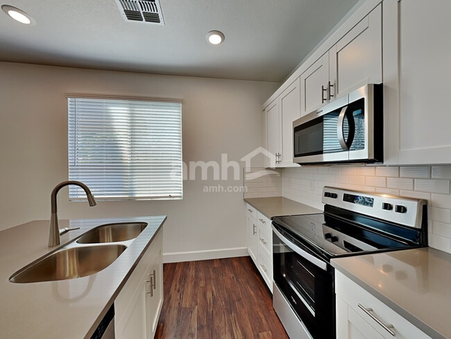 Building Photo - 4219 W St Charles Ave