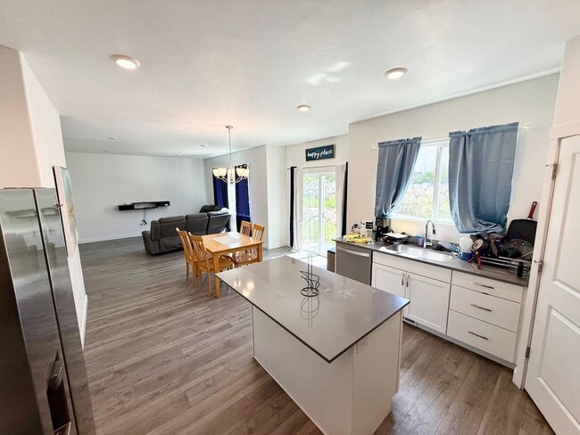Photo - Beautiful Home in Excellent Magna Location!