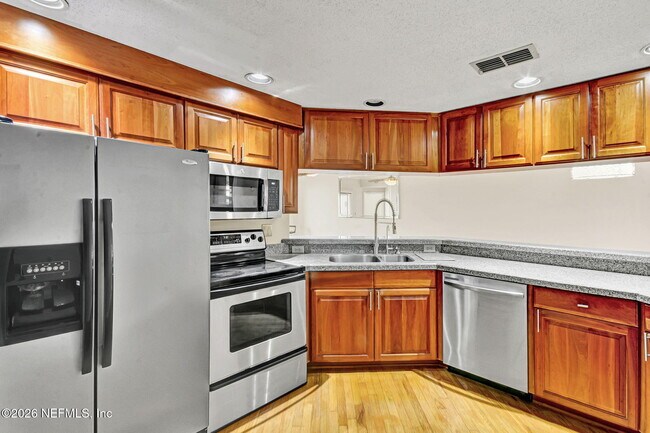 Building Photo - 2099 Winterbourne W