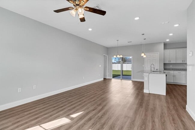 Building Photo - 10697 N Dragonis Dr