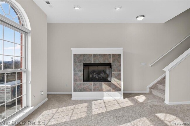 Foto del edificio - 3255 Camden Dr