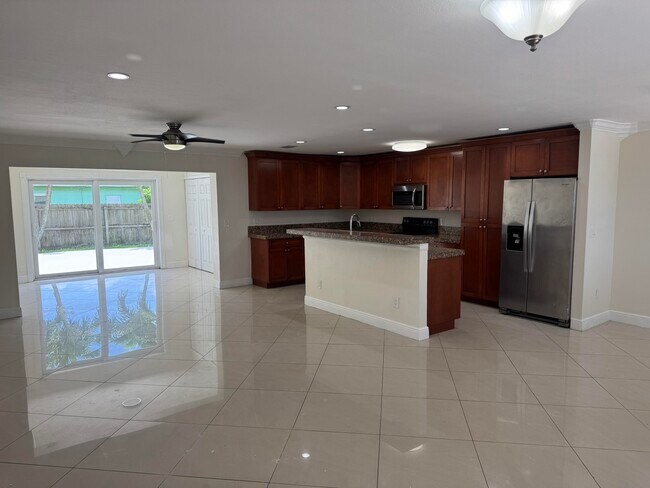 Foto del edificio - 881 Camellia Dr