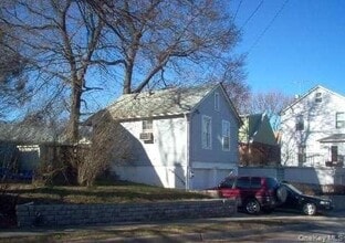 Building Photo - 1 Birchwood Ave