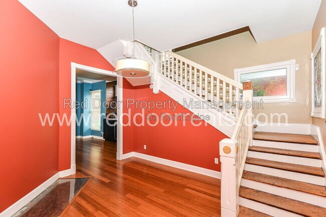 Foto del edificio - 1332A N College Ave