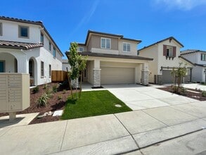 Building Photo - 2408 Chandon Cir