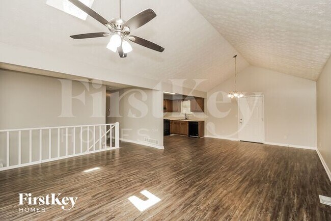 Building Photo - 4100 Feather Dr