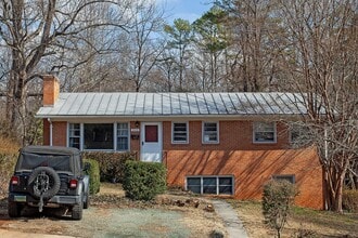 Building Photo - 2416 Sunset Rd