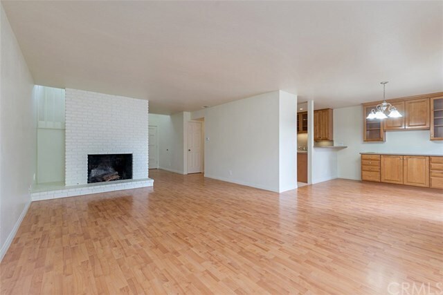 Building Photo - 689 Vista Bonita