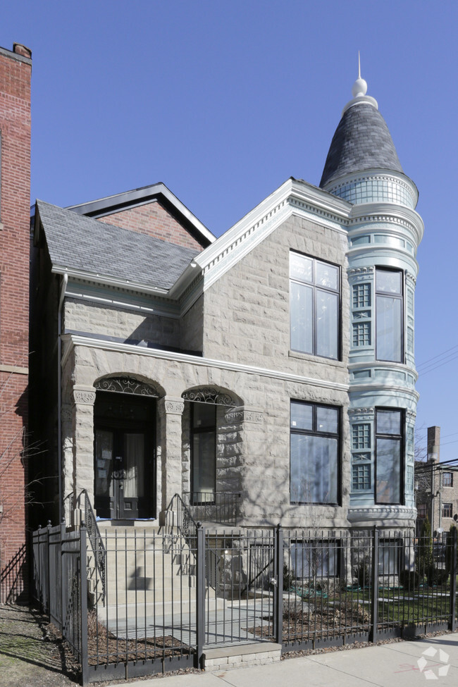 Foto del edificio - 1418 W Addison St