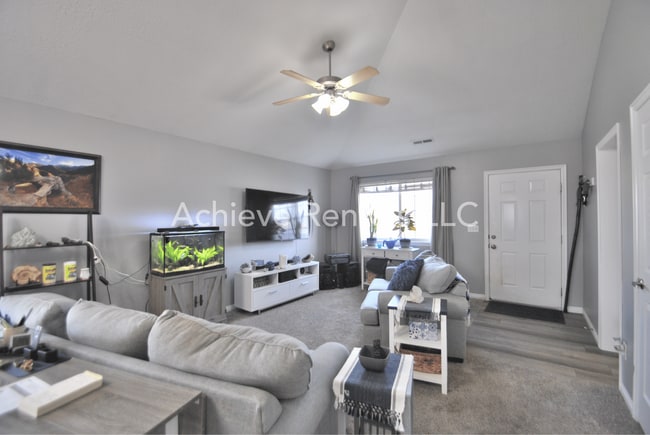 Building Photo - 2297 770 W