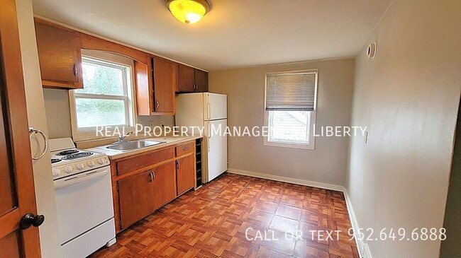 Foto del edificio - 412 N Cedar St