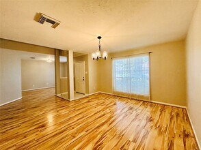 Building Photo - 1404 Helmsley Dr