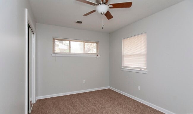 Building Photo - 7304 Dahlia Dr