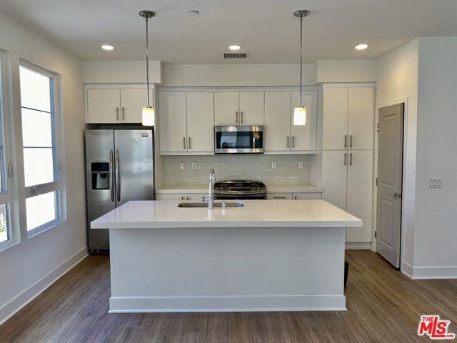 Foto del edificio - 10732 Bloomfield St