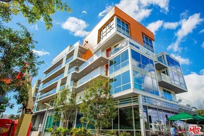 Foto del edificio - 1705-1725 Ocean Ave