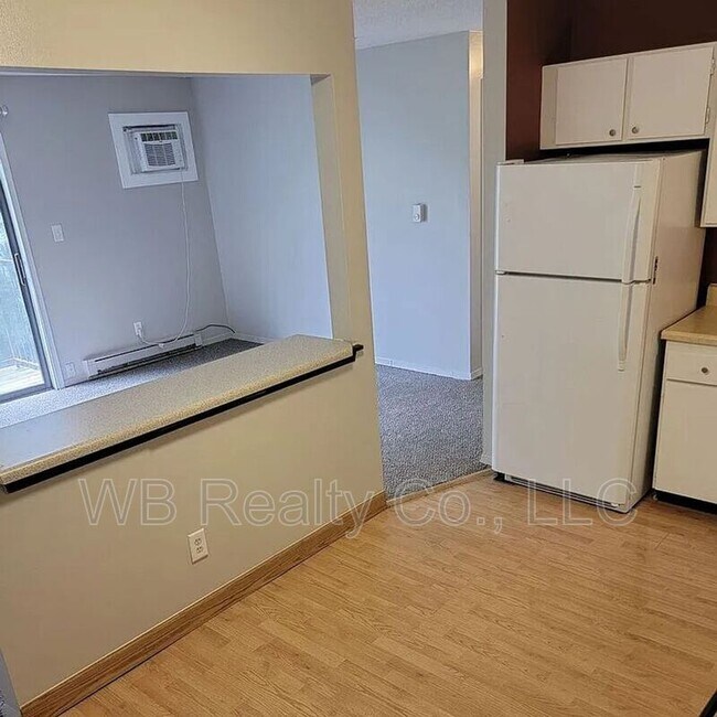 1831 Fuller Rd Unit 29, West Des Moines, IA 50265 Condo for Rent in