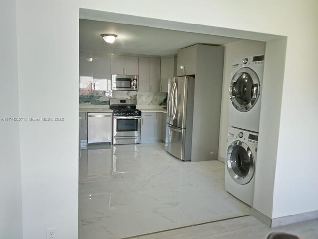 Foto del edificio - 3 bedroom in Hollywood FL 33020