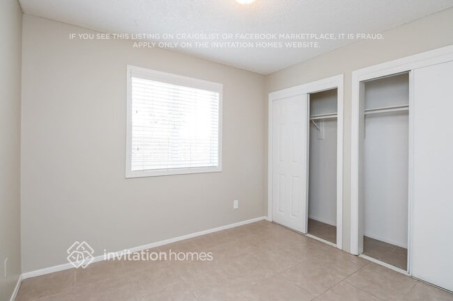 Building Photo - 2022 W Windrose Dr