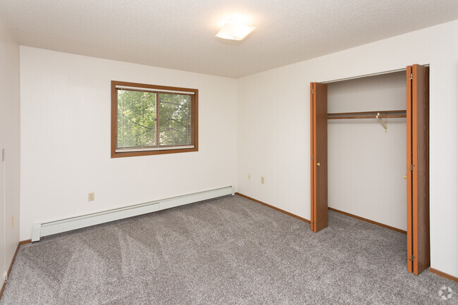 2BR, 1BA - 890SF - Cooperative Living Center