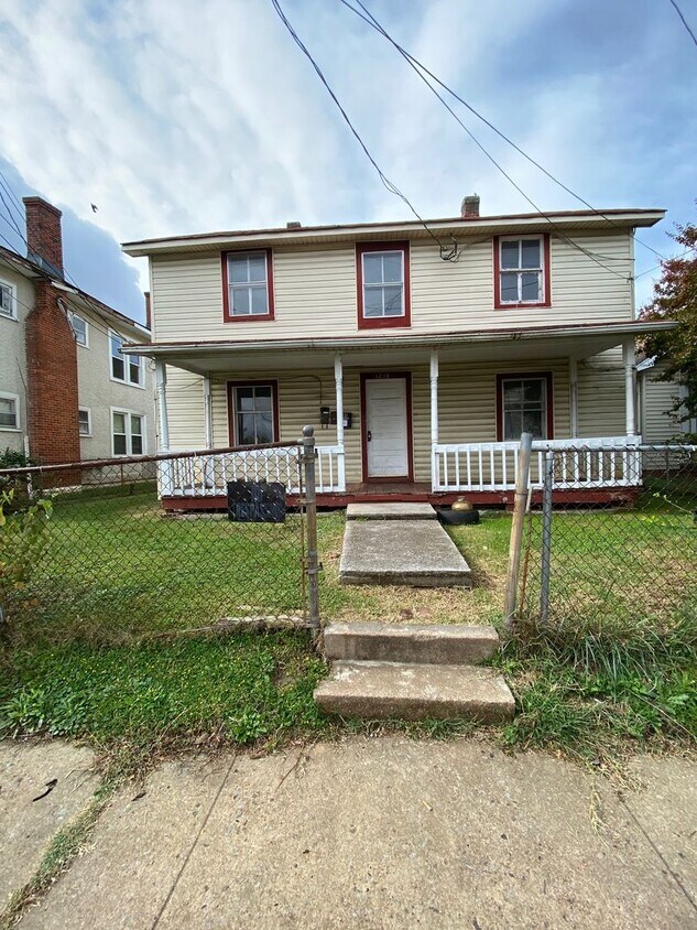 Foto principal - 1219 Campbell Ave