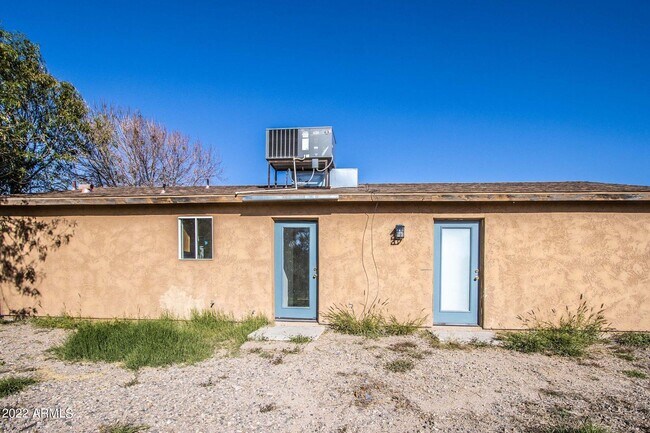 Building Photo - 33147 Van Buren St
