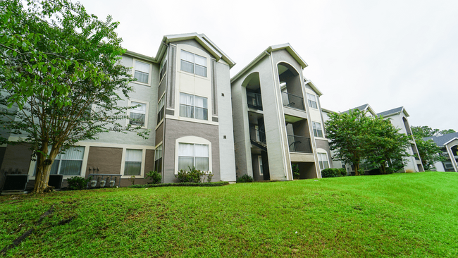 Foto del edificio - Glen Oaks Apartments