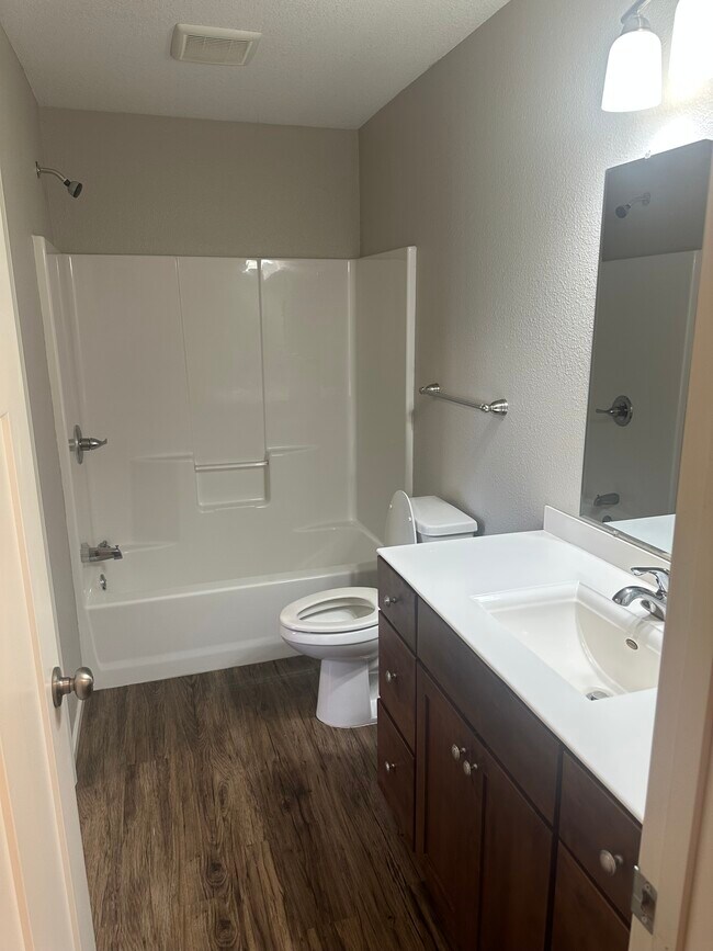 Foto del edificio - 2448 3rd Ave SE