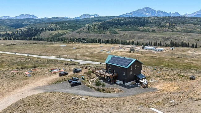 Foto del edificio - 377 Elk Run Rd