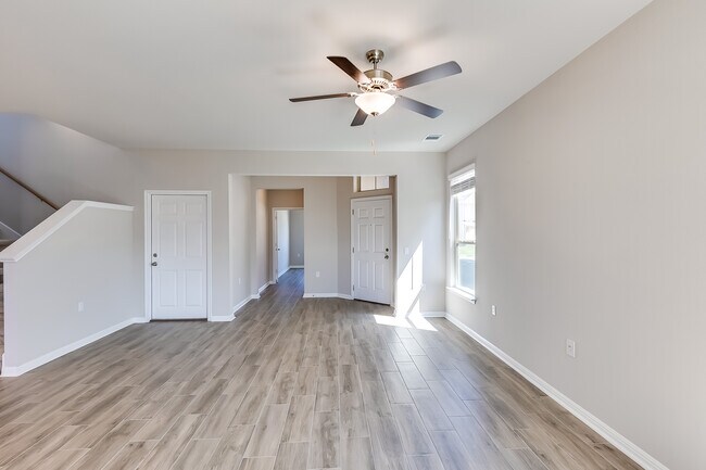Building Photo - 821 Falkland Trace