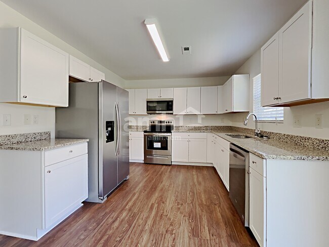 Foto del edificio - 8443 Redding Glen Ave