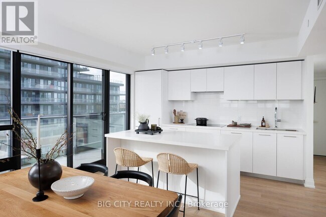 Building Photo - 36 Brentcliffe Rd