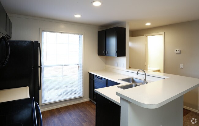 Electrodoméstico de color negro - Prime Apartments and Townhomes at Ridgeway