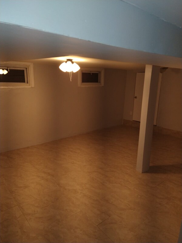 Building Photo - 176 Lincoln Ave