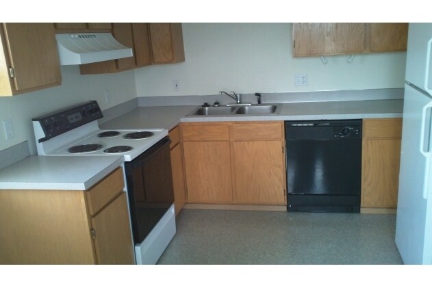 Kitchen - 535-545 SE Shoemaker Pl