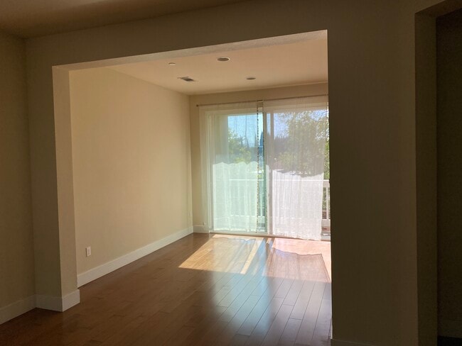 Spacious living room with lots of natural light! - 906 Arietta Dr