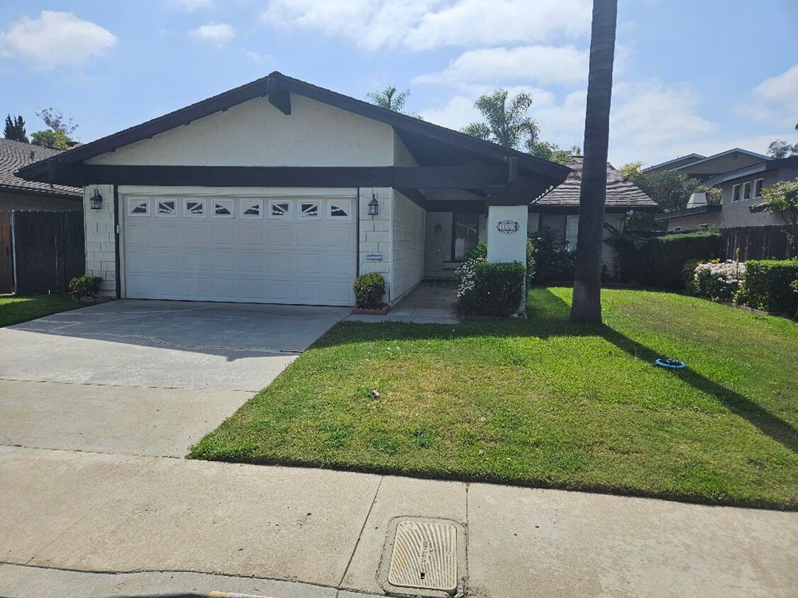 Primary Photo - Beautiful 3 Bedroom - 2 Bathroom home in S...