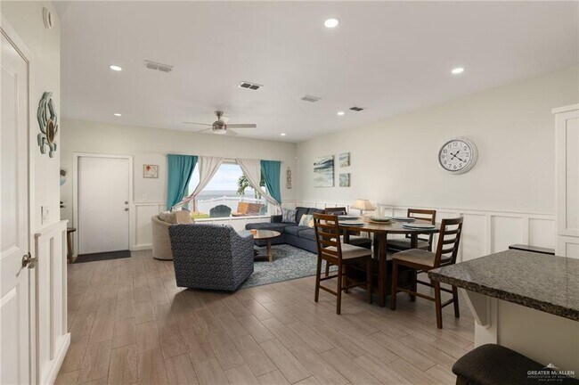 Foto del edificio - 48520-49402 E Ocean Blvd