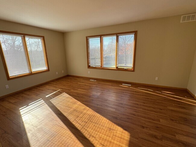 Foto del edificio - 1303 Kentucky Ave