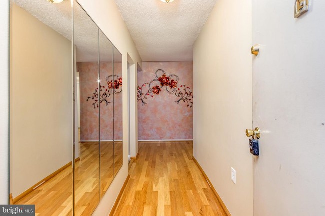 Building Photo - 1811 Snow Meadow Ln
