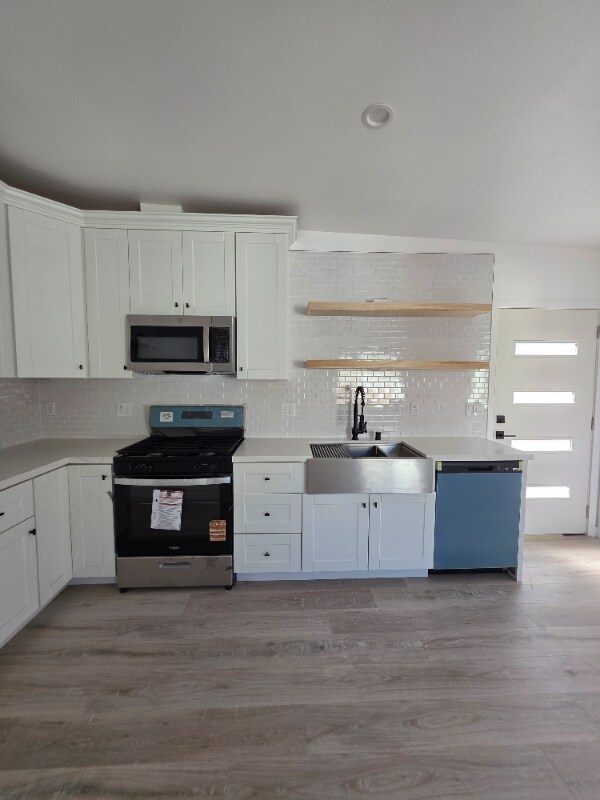 Foto del edificio - 2895 Canal Ave